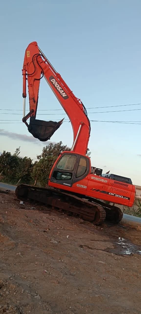 حفار دوسان للبيع في مصر، دوسان 300 موديل 2015 تواجد القاهرة، افضل موقع لبيع المعدات الثقيلة في مصر