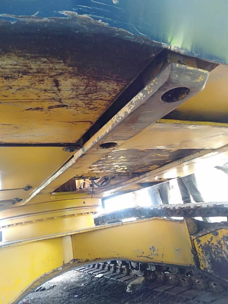 حفار كوماتسو للبيع في مصر، كوماتسو 240 موديل 2002 تواجد القاهرة، افضل موقع لبيع المعدات الثقيلة في مصر