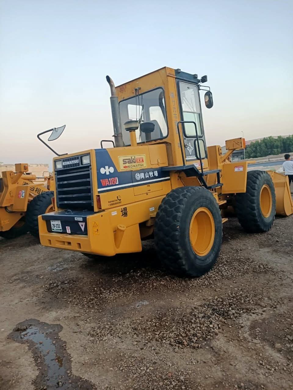 لودر كوماتسو للبيع في مصر، كوماتسو 180 موديل 1989 تواجد الجيزة، افضل موقع لبيع المعدات الثقيلة في مصر