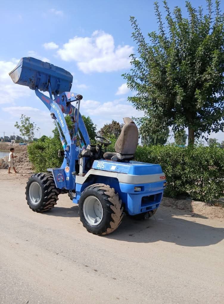 لودر كوماتسو للبيع في مصر,  كوماتسو 805 موديل 1995 تواجد القاهرة, أفضل موقع لبيع الشاحنات والمعدات الثقيلة في مصر