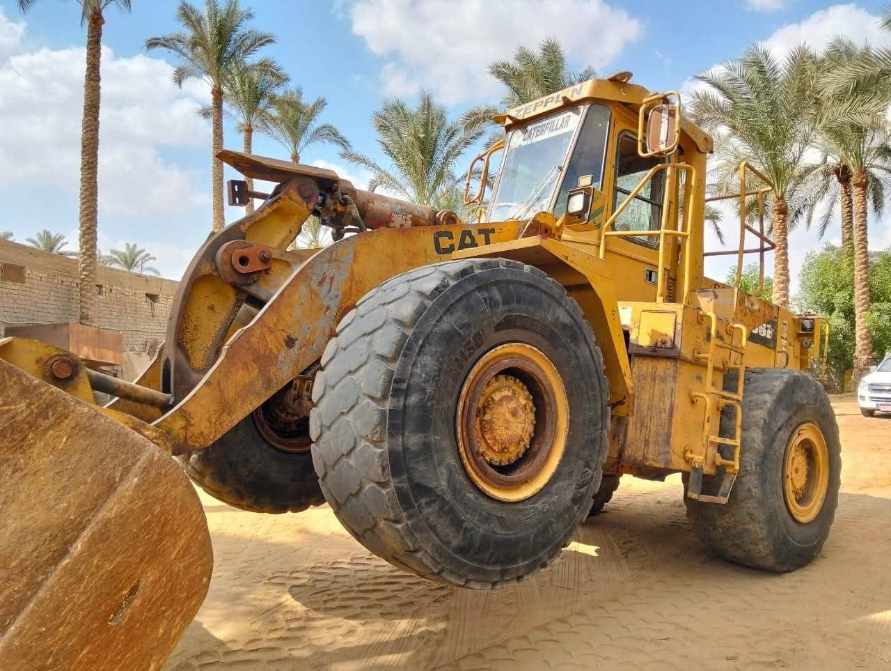 Caterpillar loader for sale in Egypt, Caterpillar 66D model 1990 available in Cairo, the best site for selling trucks and heavy equipment in Egypt