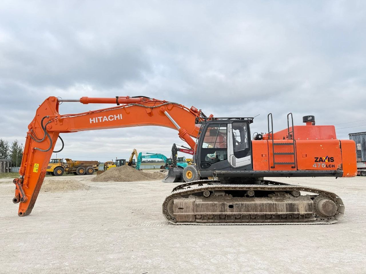 حفار Hitachi للبيع في مصر,  Hitachi ZX 470 LCH-3 موديل 2011 تواجد القاهرة, أفضل موقع لبيع الشاحنات والمعدات الثقيلة في مصر