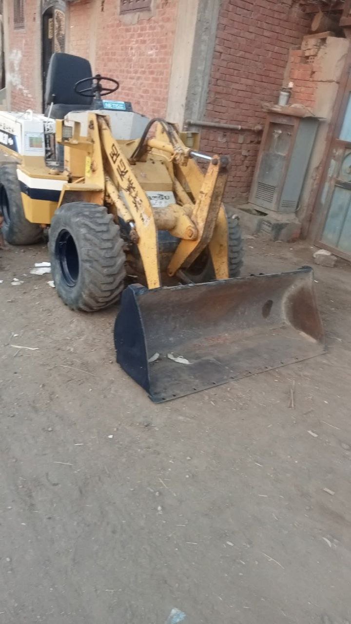Komatsu loader for sale in Egypt, Komatsu 30, model 1990, available in Cairo, the best site for selling trucks and heavy equipment in Egypt