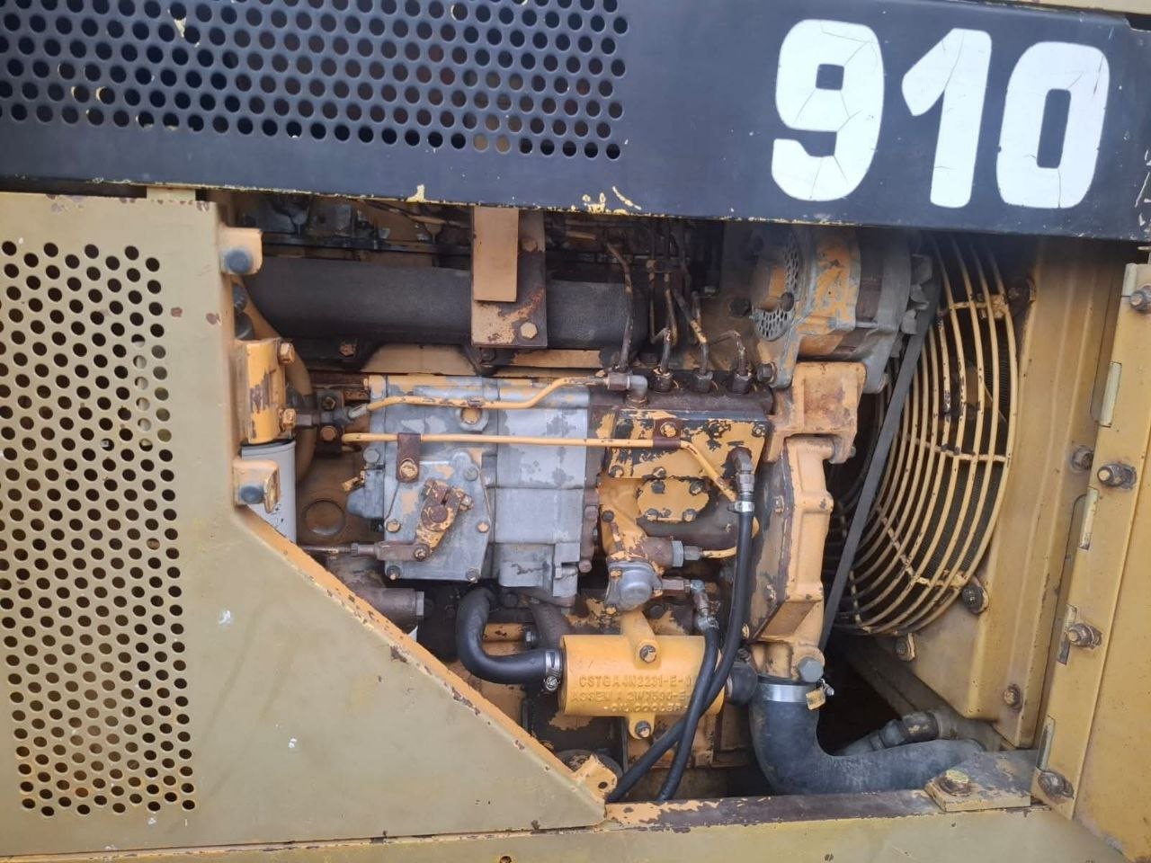 Caterpillar loader for sale in Egypt, Caterpillar 910 model 1990 located in Mansoura, the best site for selling trucks and heavy equipment in Egypt