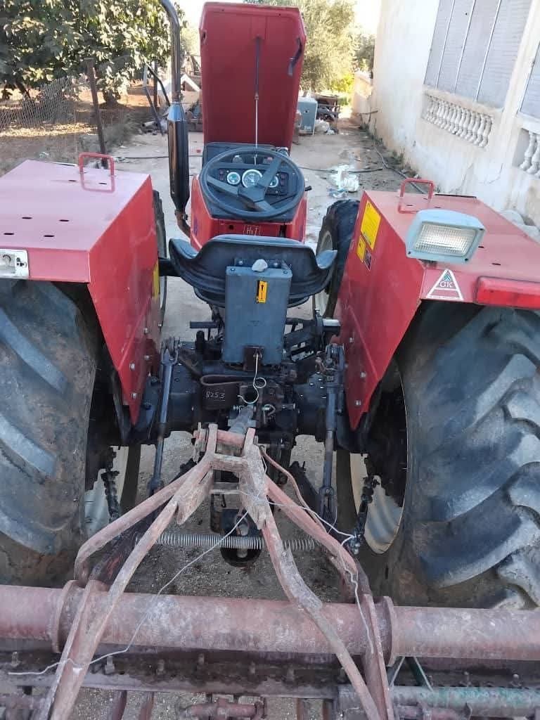 New Holland tractor for sale in Egypt, New Holland 85 model 1999 located in Mansoura, the best site for selling trucks and heavy equipment in Egypt