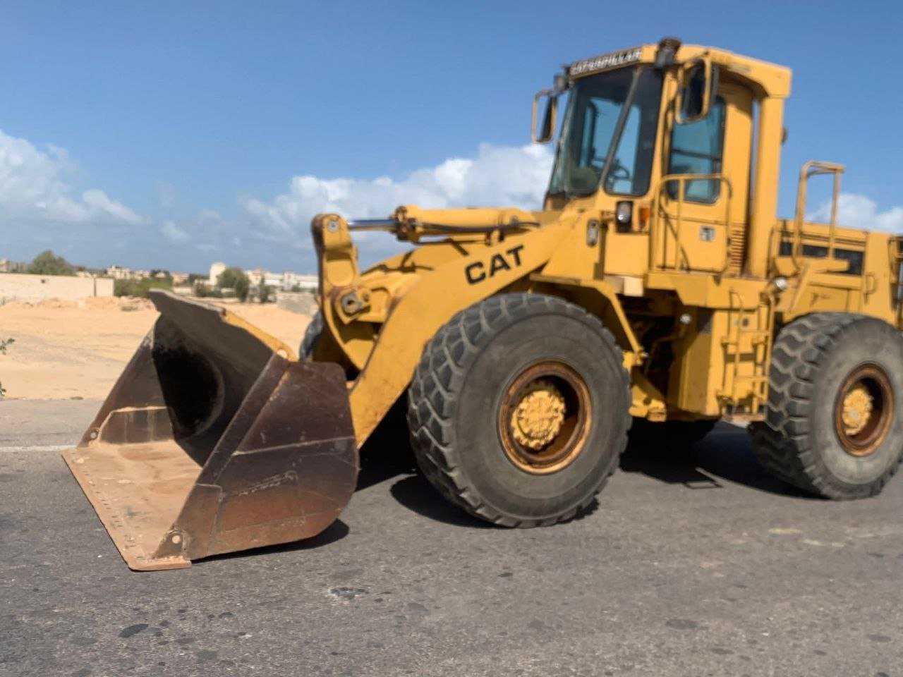 لودر كاتيربلر للبيع في مصر,  كاتيربلر 950E موديل 1990 تواجد الجيزة, أفضل موقع لبيع الشاحنات والمعدات الثقيلة في مصر