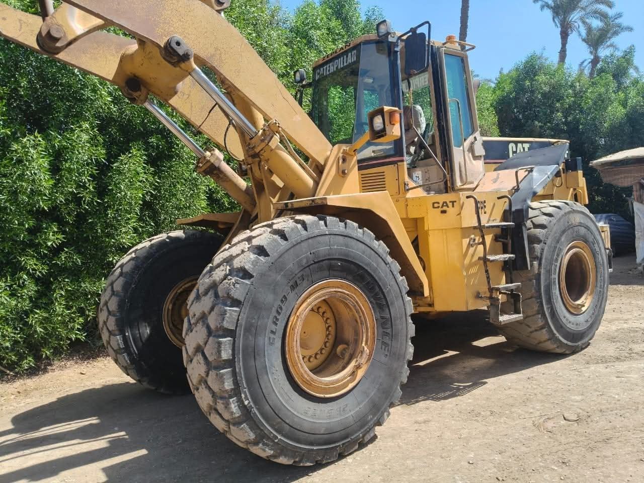 لودر كاتيربلر للبيع في مصر,  كاتيربلر 966 موديل 1993 تواجد الجيزة, أفضل موقع لبيع الشاحنات والمعدات الثقيلة في مصر