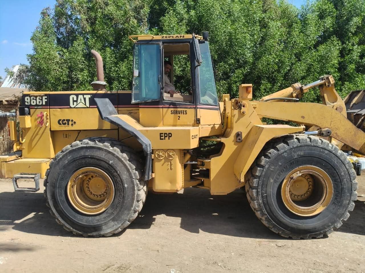 لودر كاتيربلر للبيع في مصر,  كاتيربلر 966 موديل 1993 تواجد الجيزة, أفضل موقع لبيع الشاحنات والمعدات الثقيلة في مصر