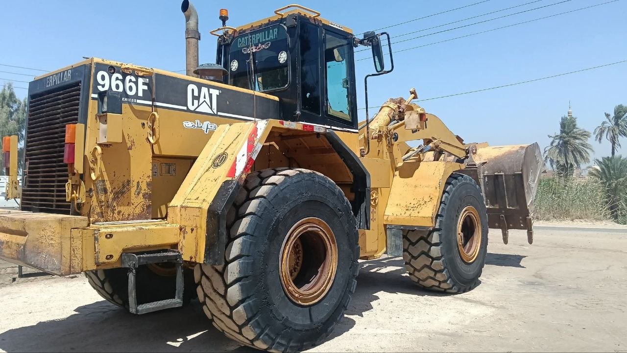 لودر كاتيربلر للبيع في مصر,  كاتيربلر 966 موديل 1998 تواجد المنصورة, أفضل موقع لبيع الشاحنات والمعدات الثقيلة في مصر