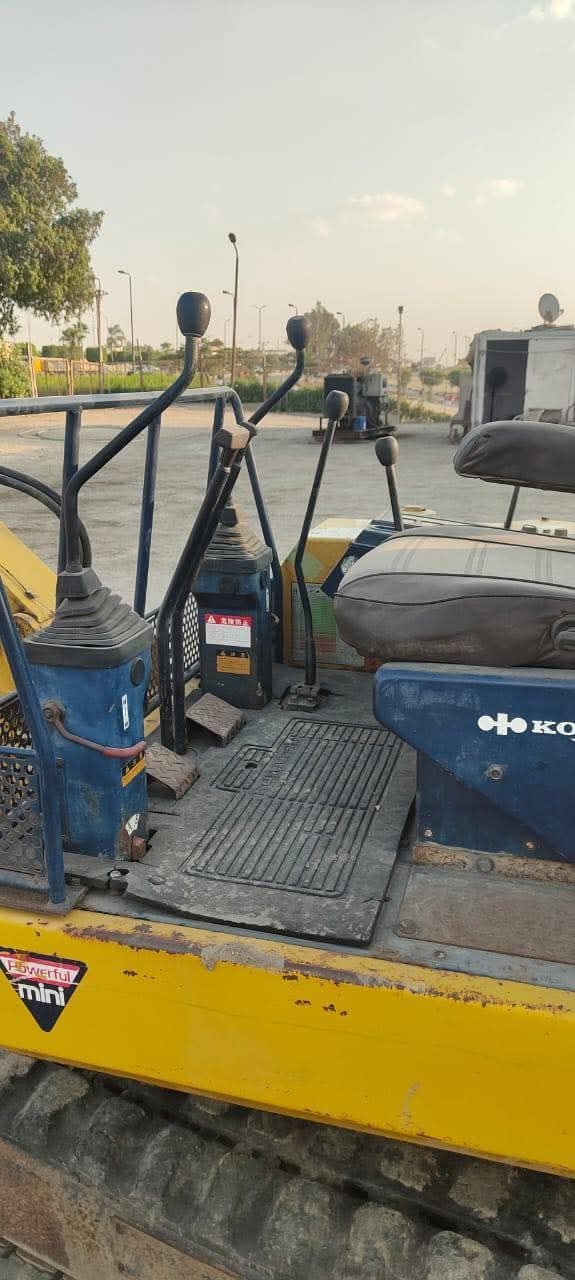 حفار كوماتسو للبيع في مصر,  كوماتسو 20 موديل 1985 تواجد المنصورة, أفضل موقع لبيع الشاحنات والمعدات الثقيلة في مصر