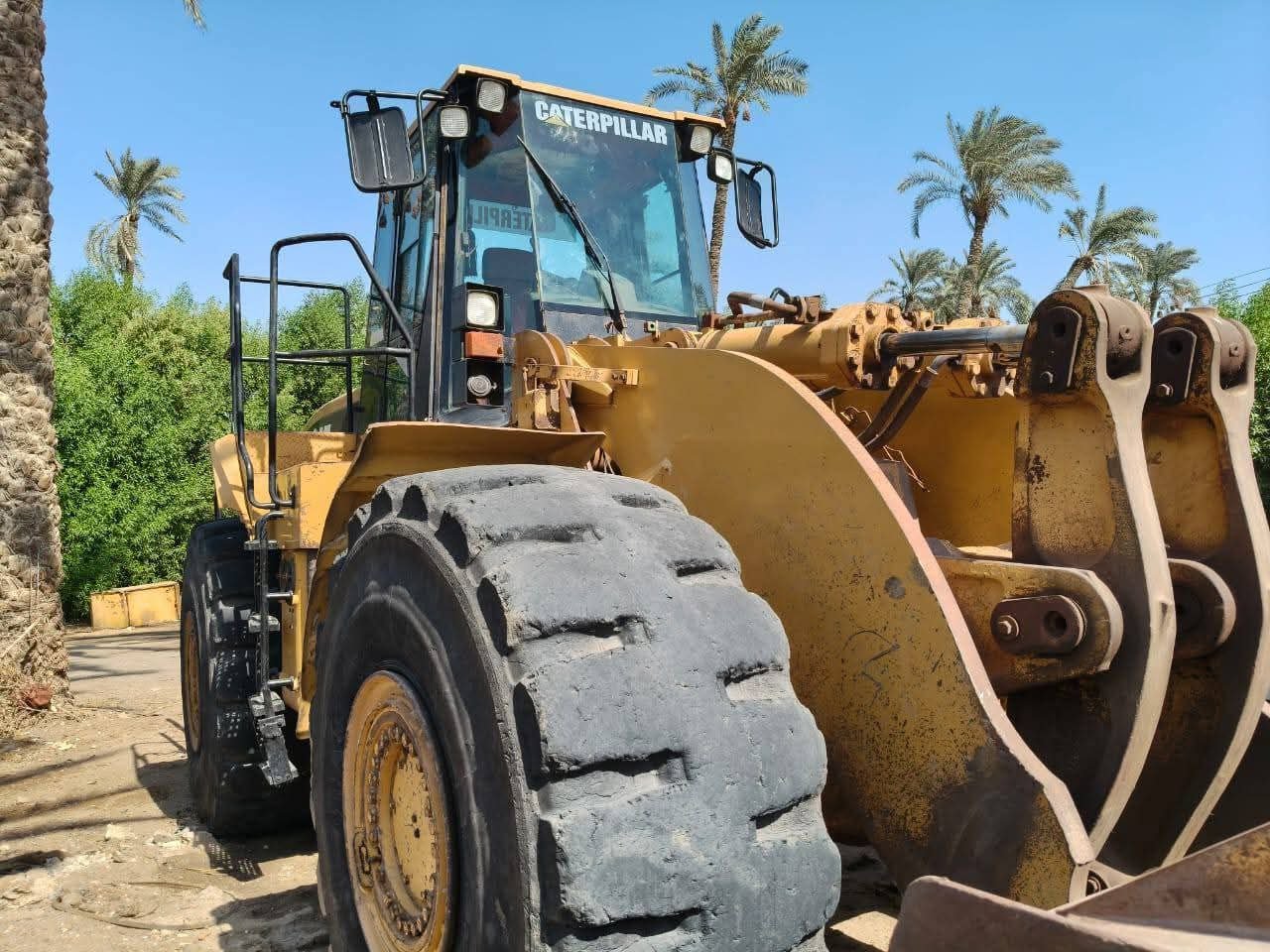 Caterpillar loader for sale in Egypt, Caterpillar 980 model 1986 located in Mansoura, the best site for selling trucks and heavy equipment in Egypt