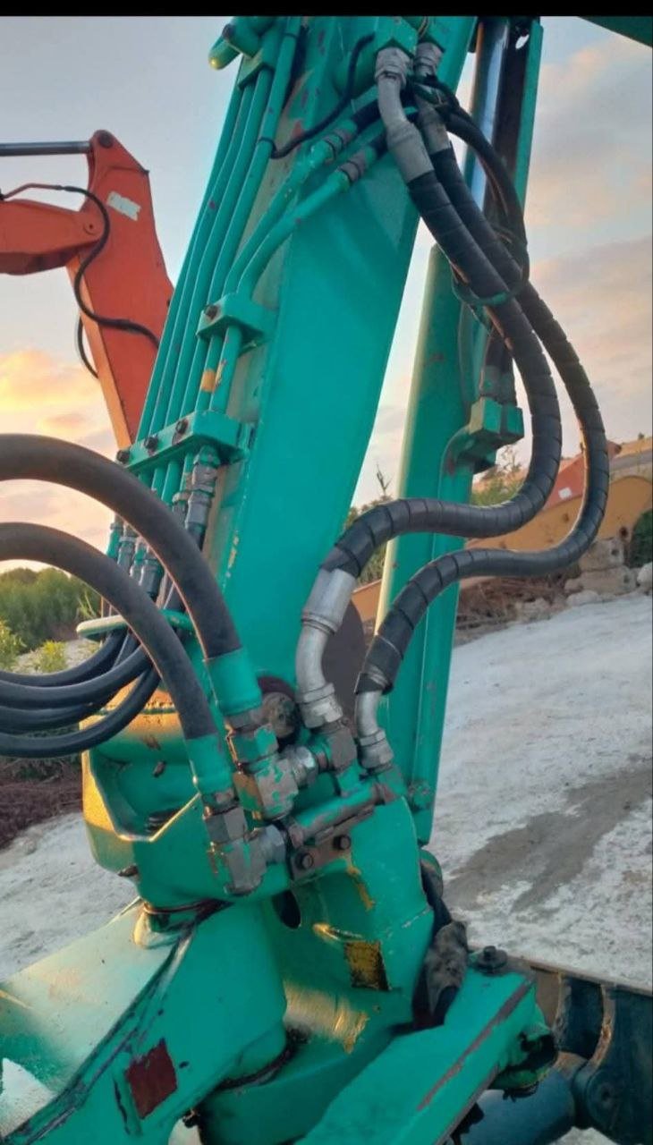 حفار كوماتسو للبيع في الأقصر, كوماتسو 50 موديل 1980 تواجد الأقصر, أفضل موقع لبيع الشاحنات والمعدات الثقيلة في مصر