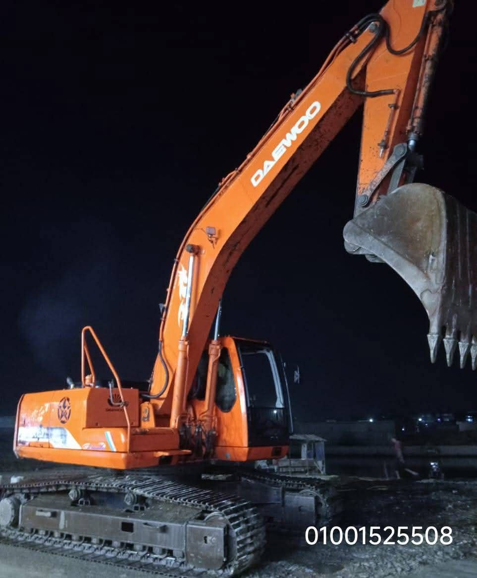 حفار Daewoo للبيع في أسوان, Daewoo 225 موديل 2003 تواجد أسوان, أفضل موقع لبيع الشاحنات والمعدات الثقيلة في مصر