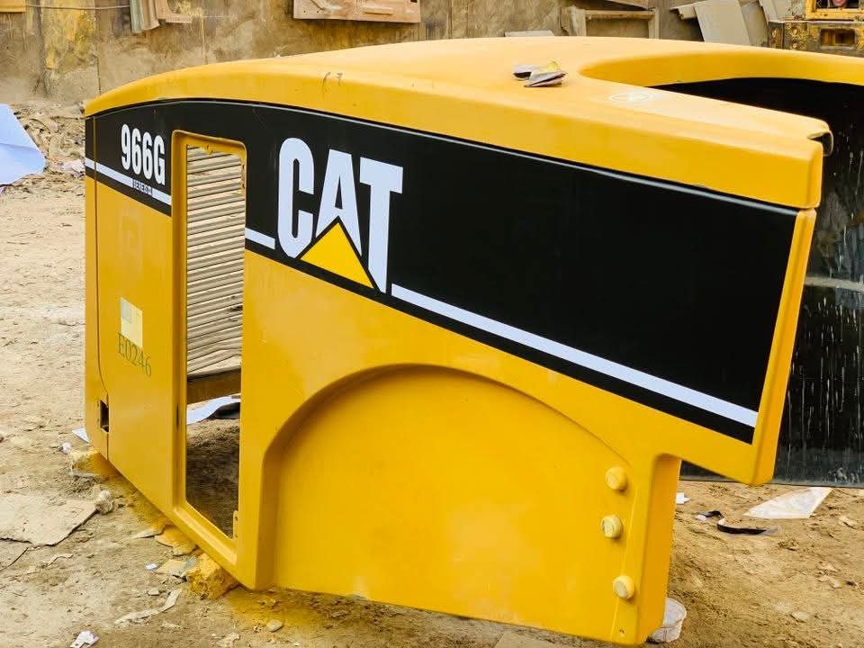 Caterpillar atachment for sale in El Shorouk, Caterpillar 966G model 1990 available in El Shorouk, the best site for selling trucks and heavy equipment in Egypt