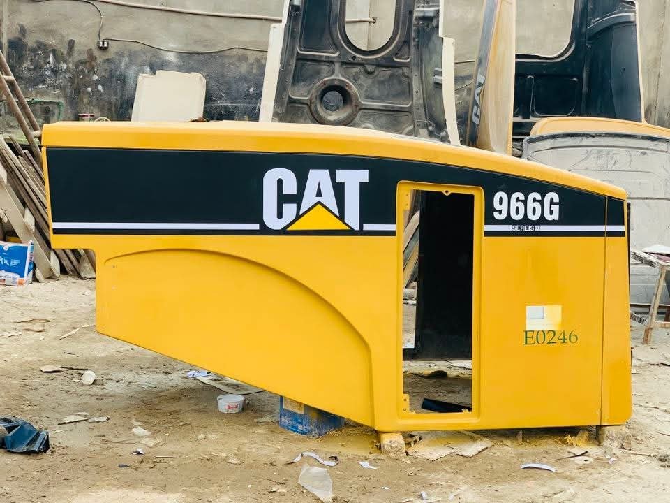 Caterpillar atachment for sale in El Shorouk, Caterpillar 966G model 1990 available in El Shorouk, the best site for selling trucks and heavy equipment in Egypt