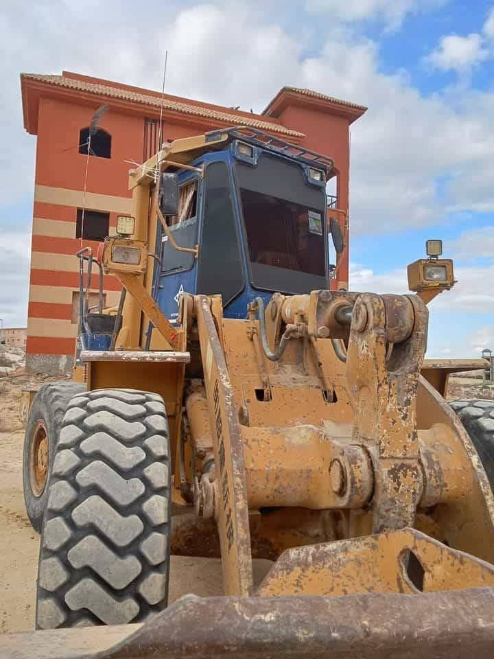 Komatsu loader for sale in Assiut, Komatsu 350, model 2000, located in Assiut. The best site for selling trucks and heavy equipment in Egypt.