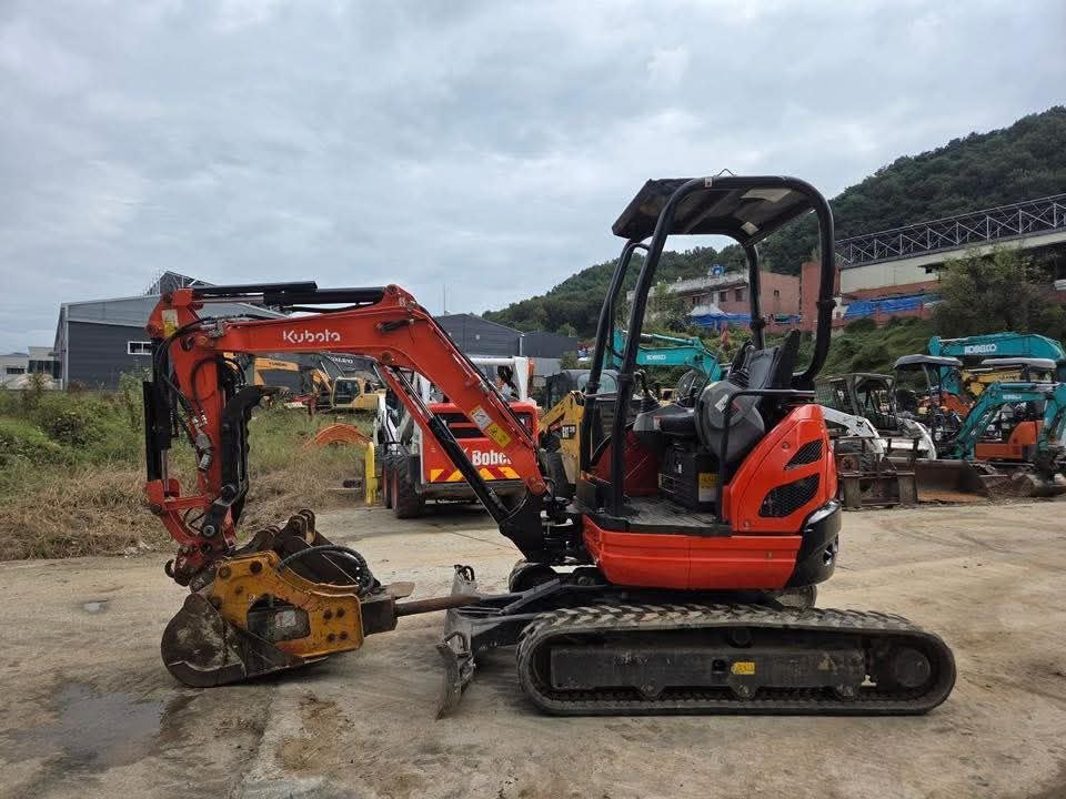Kubota excavator for sale in Minya, Kubota U30-5, 2010 model, located in Minya. The best website for selling trucks and heavy equipment in Egypt.