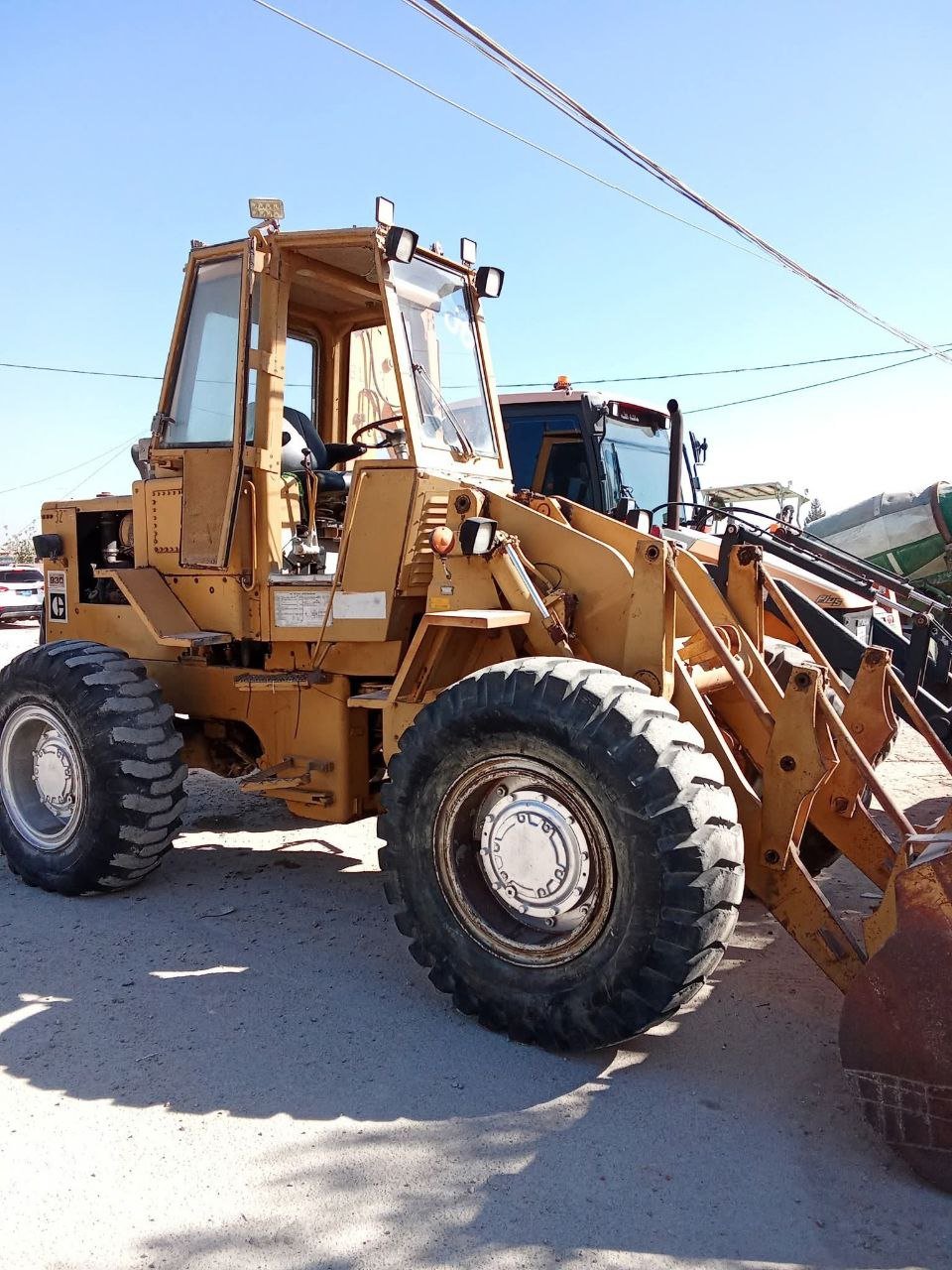Caterpillar loader for sale in Alexandria, Caterpillar 30 model 1999 available in Alexandria, the best site for selling trucks and heavy equipment in Egypt
