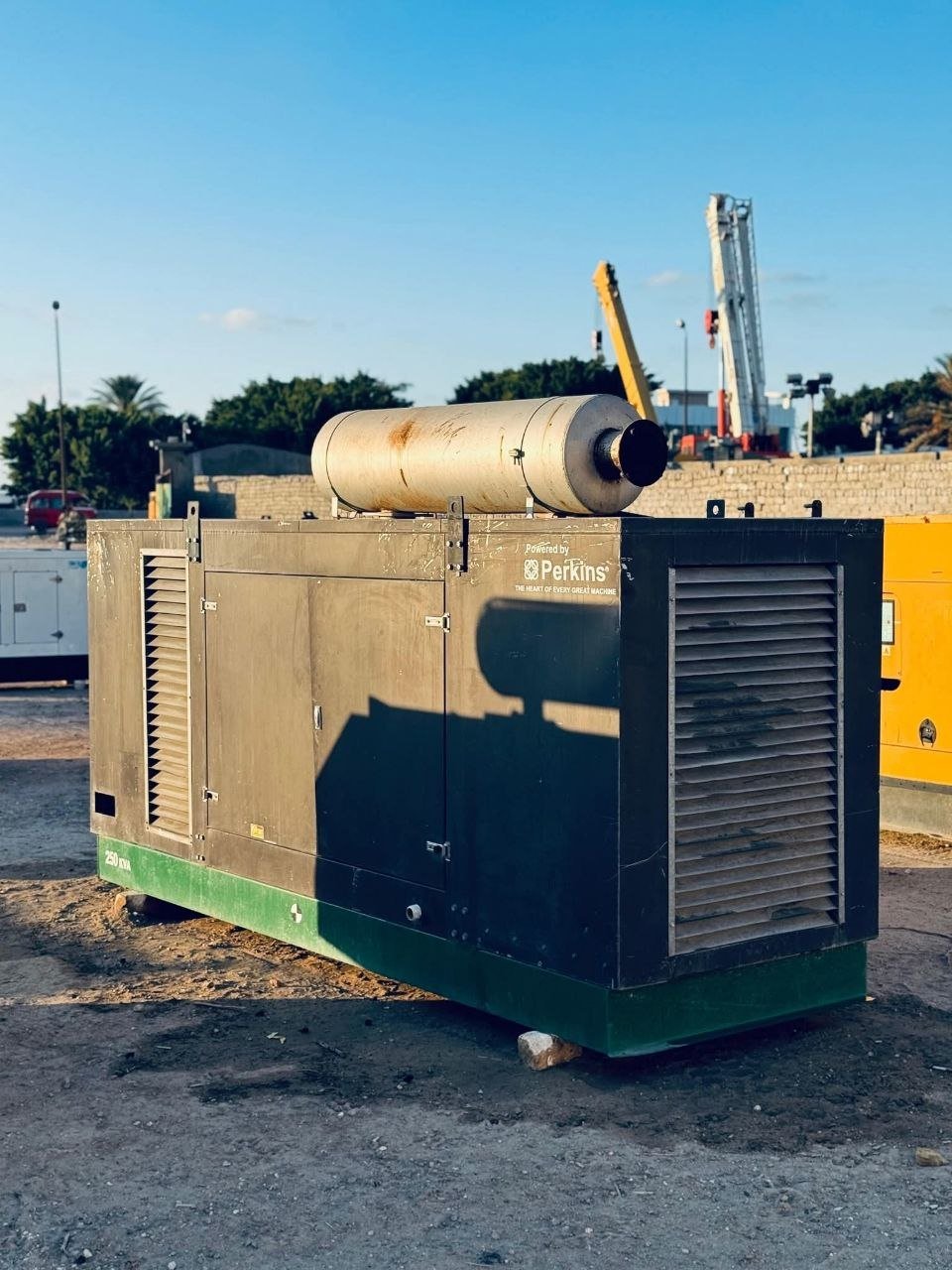 جرار  Perkins للبيع في الجيزة, Perkins 250 موديل 2002 تواجد الجيزة, أفضل موقع لبيع الشاحنات والمعدات الثقيلة في مصر