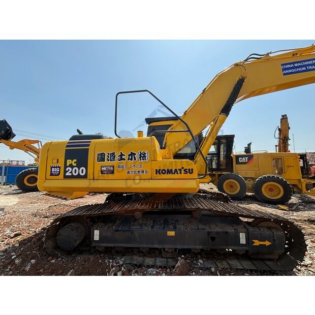 Komatsu PC200-7 Excavator for sale, Komatsu PC200-7 model 2021 imported from Europe, the best site for selling trucks and heavy equipment in Egypt