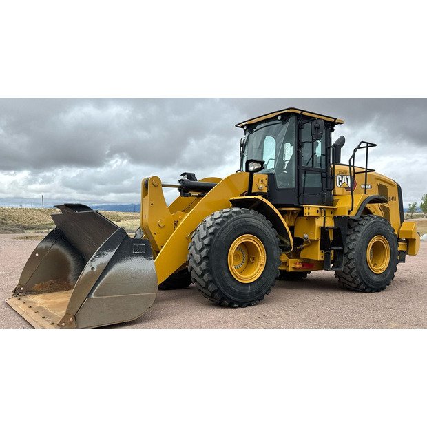 Caterpillar 950M loader for sale, Caterpillar 950M model 2023 imported from Europe, the best site for selling trucks and heavy equipment in Egypt