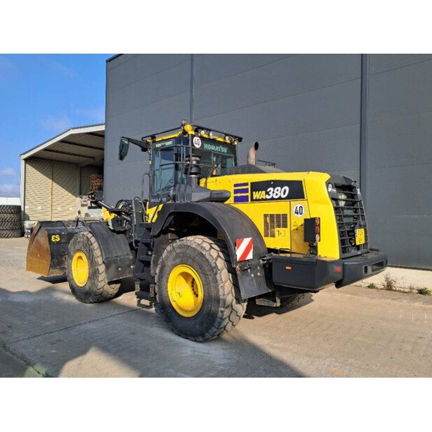 لودرKomatsu WA380-8E0 للبيع, Komatsu WA380-8E0 موديل 2021 استيراد من اوروبا, أفضل موقع لبيع الشاحنات والمعدات الثقيلة في مصر