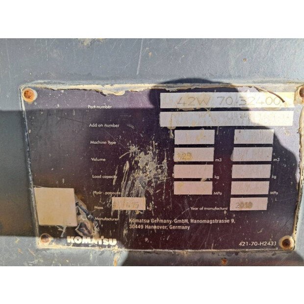 Komatsu WA100M-8 loader for sale, Komatsu WA100M-8 model 2021 imported from Europe, the best site for selling trucks and heavy equipment in Egypt