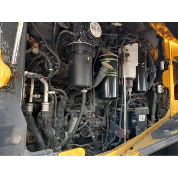 لودر Komatsu WA480-8 للبيع, Komatsu WA480-8 موديل 2022 استيراد من اوروبا, أفضل موقع لبيع الشاحنات والمعدات الثقيلة في مصر