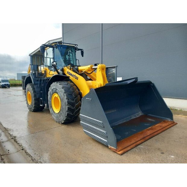 Komatsu WA480-8 Loader for sale, Komatsu WA480-8 model 2022 imported from Europe, the best website for selling trucks and heavy equipment in Egypt