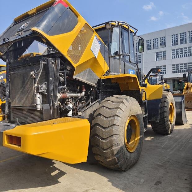 LiuGong CLG856H Loader for sale, 2023 model LiuGong CLG856H imported from Europe, the best website for selling trucks and heavy equipment in Egypt