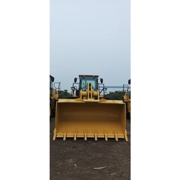 Caterpillar 950GC loader for sale, Caterpillar 950GC model 2022 imported from Europe, the best site for selling trucks and heavy equipment in Egypt