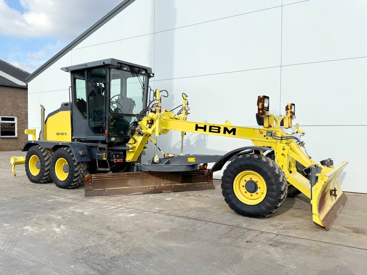 HBM BG110T-5 grader for sale, HBM BG110T-5 model 2015 imported from Europe, the best website for selling trucks and heavy equipment in Egypt