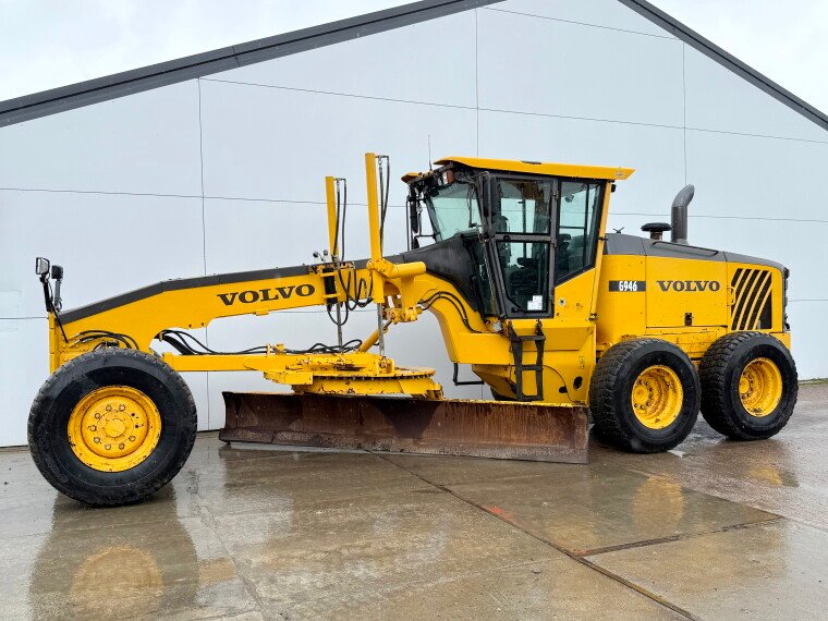 Volvo G946 grader for sale, Volvo G946 model 2008 imported from Europe, the best site for selling trucks and heavy equipment in Egypt