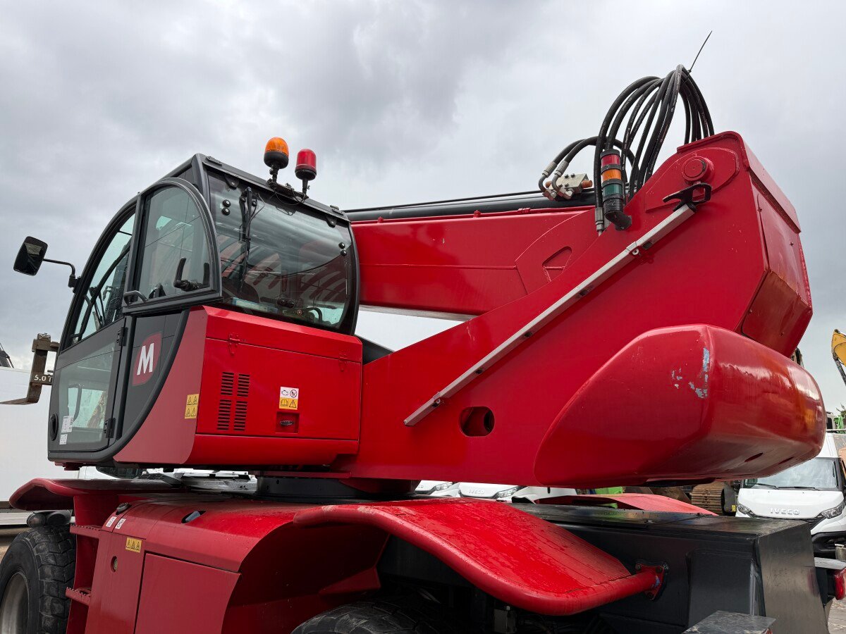 Magni RTH5.21 Telescopic Crane for sale, Magni RTH5.21 model 2014 imported from Europe, the best site for selling trucks and heavy equipment in Egypt