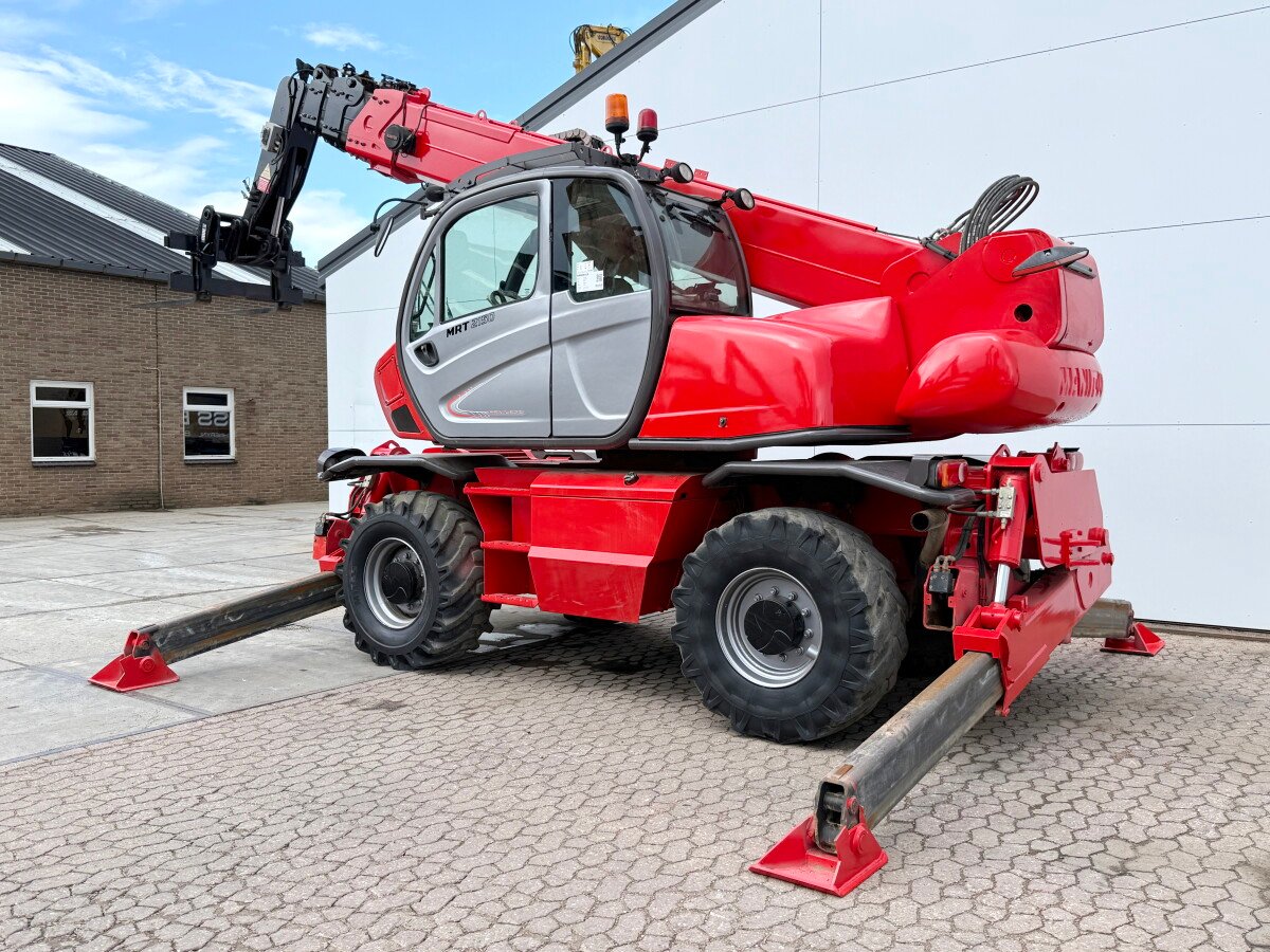 رافعة تلسكوبية Manitou MRT2150+ Privilege للبيع, Manitou MRT2150+ Privilege موديل 2013 استيراد من اوروبا, أفضل موقع لبيع الشاحنات والمعدات الثقيلة في مصر