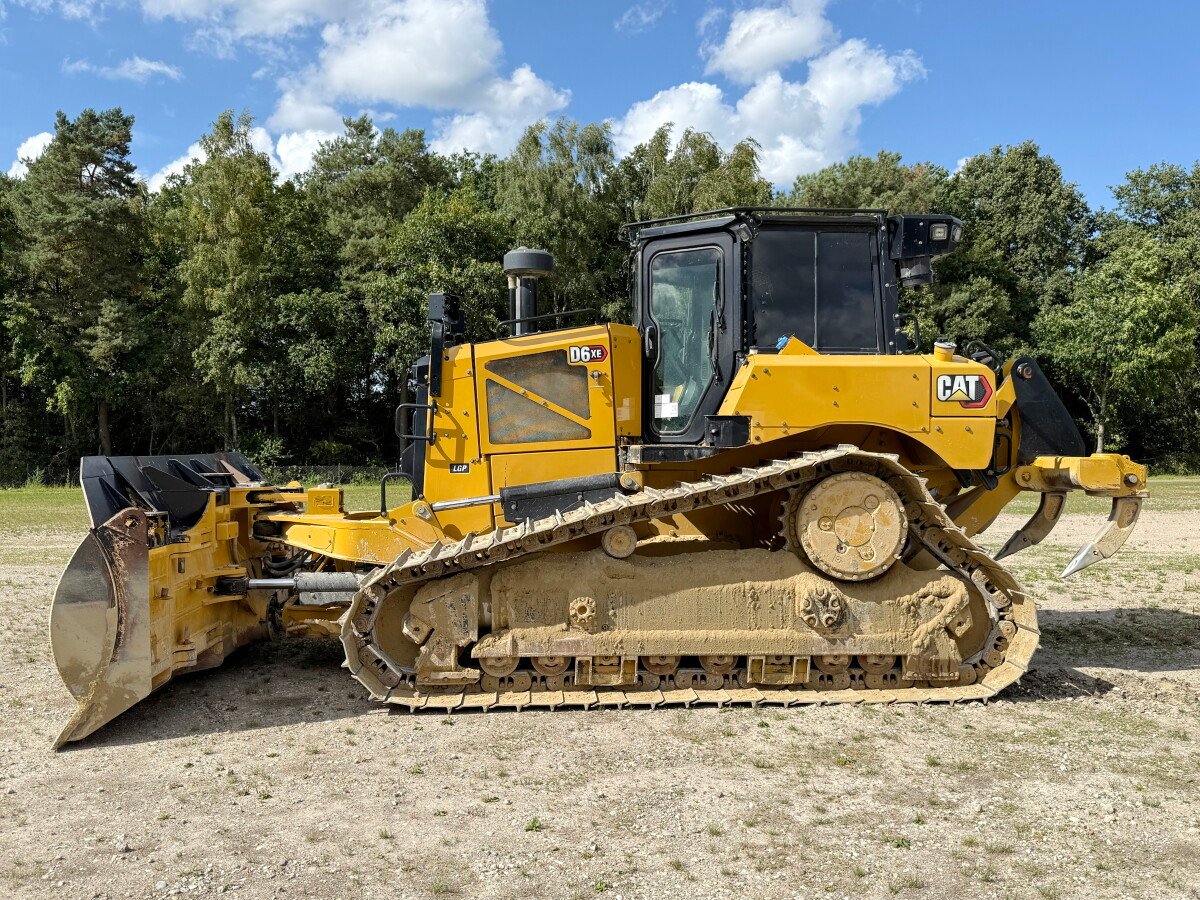 Caterpillar D6XE LGP bulldozer for sale, Caterpillar D6XE LGP 2020 model imported from Europe, the best site for selling trucks and heavy equipment in Egypt