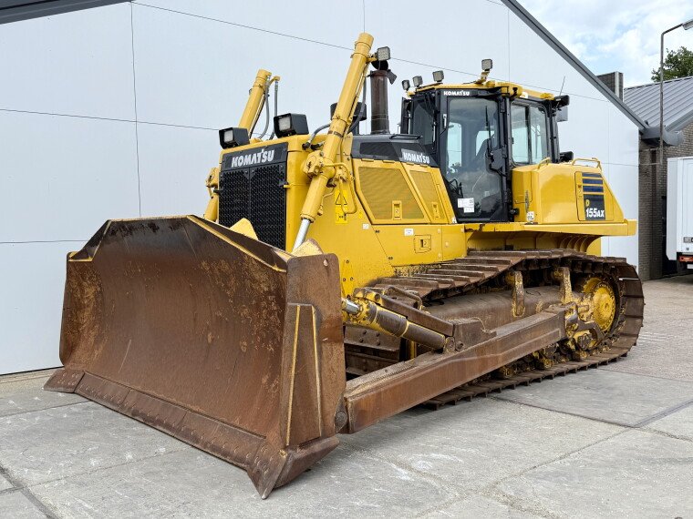 Komatsu D155AX-8 Bulldozer for sale, Komatsu D155AX-8 model 2018 imported from Europe, the best site for selling trucks and heavy equipment in Egypt