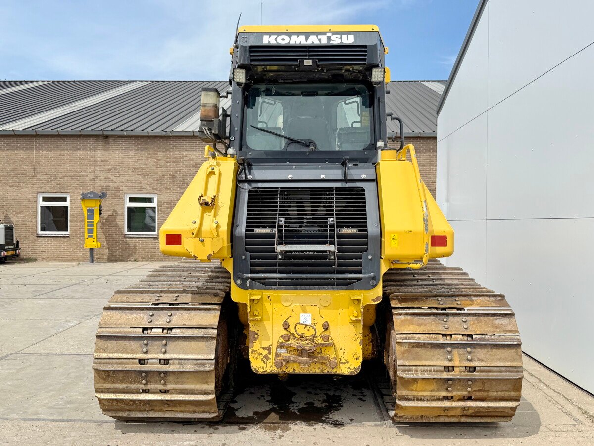 بلدوزر Komatsu D61PXi-24 للبيع, Komatsu D61PXi-24 موديل 2016 استيراد من اوروبا, أفضل موقع لبيع الشاحنات والمعدات الثقيلة في مصر