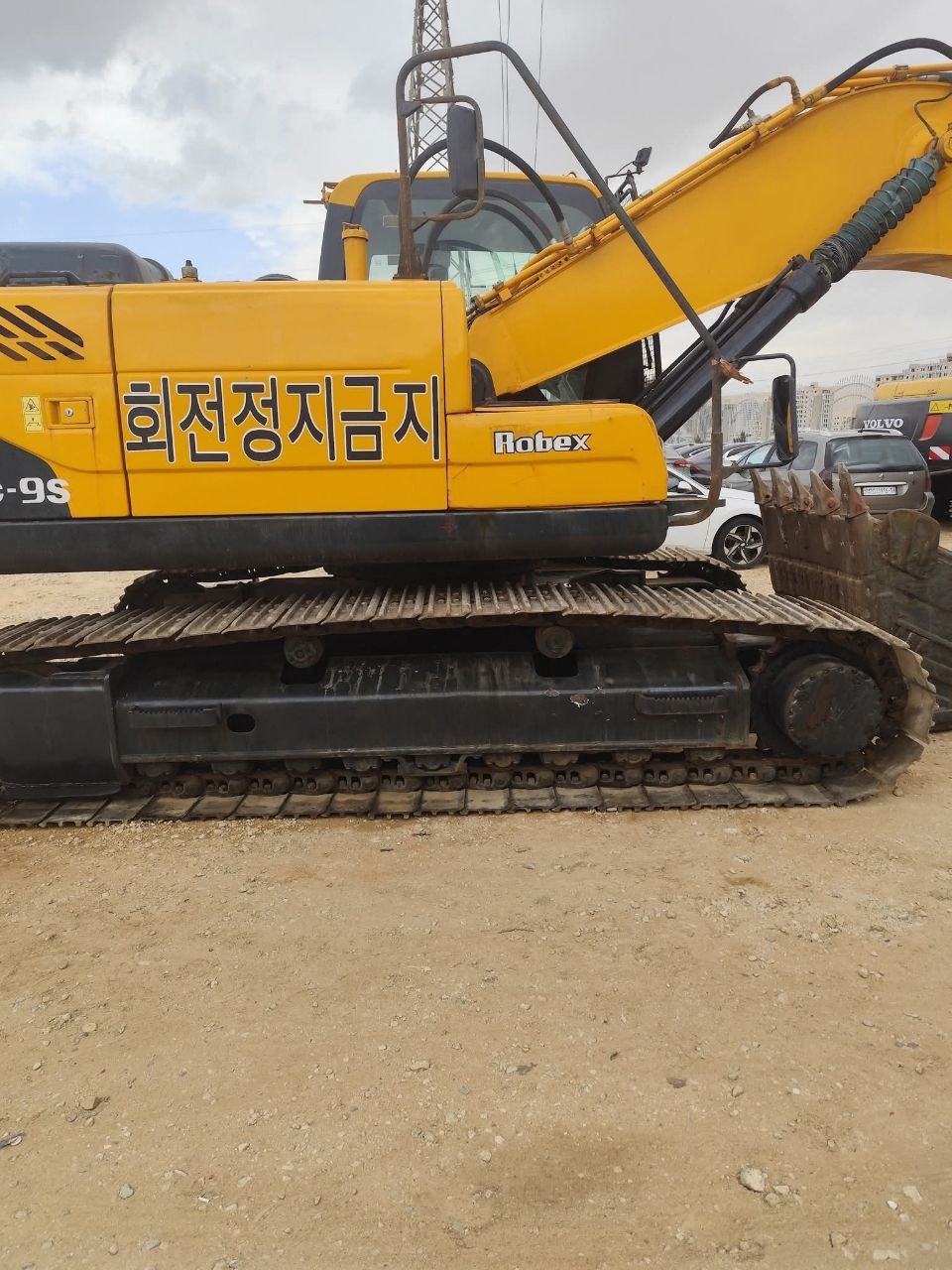 حفار هونداي للبيع, هونداي 220 موديل 2016 تواجد القاهرة, أفضل موقع لبيع الشاحنات والمعدات الثقيلة في مصر