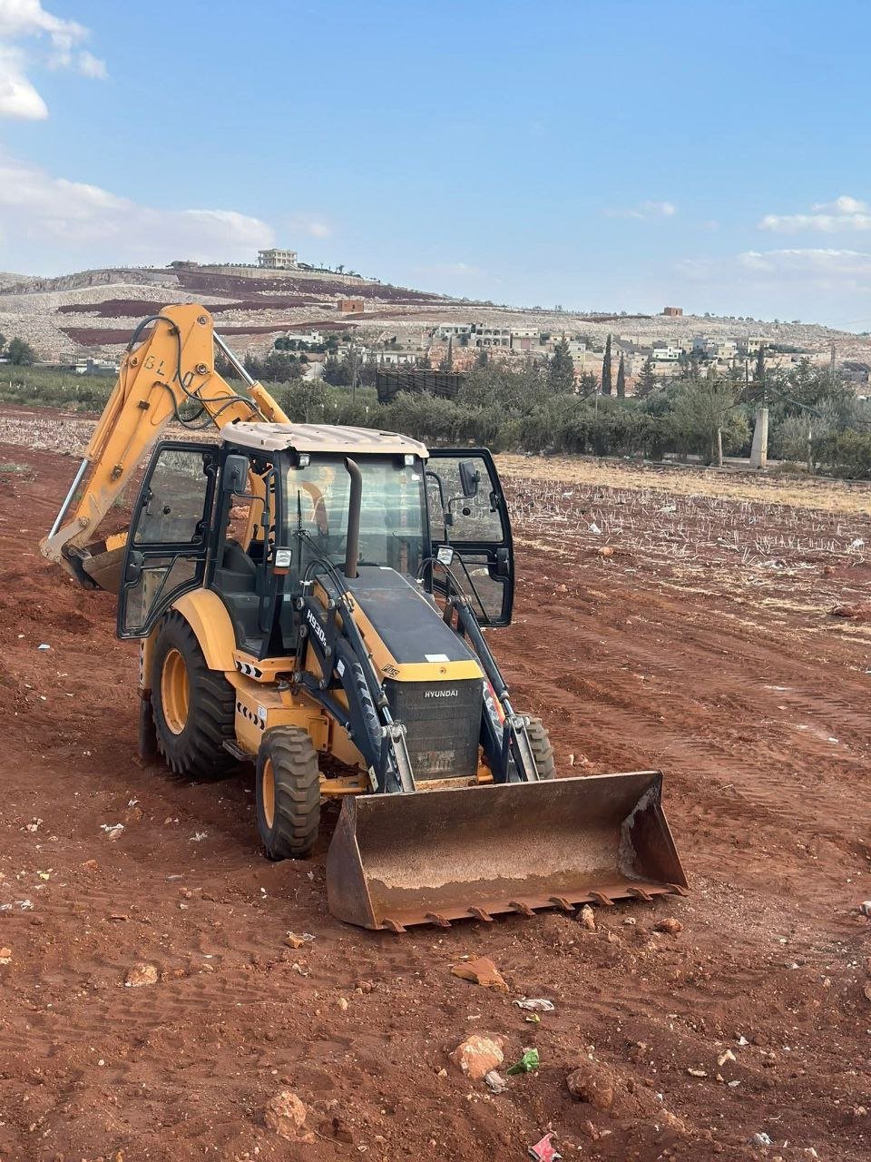 لودر هيونداي للبيع, هيونداي 120 موديل 2002 تواجد الجيزة, أفضل موقع لبيع الشاحنات والمعدات الثقيلة في مصر