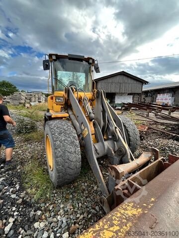 Volvo loader for sale, Volvo L50D model 2002 imported from China, the best site for selling trucks and heavy equipment in Egypt