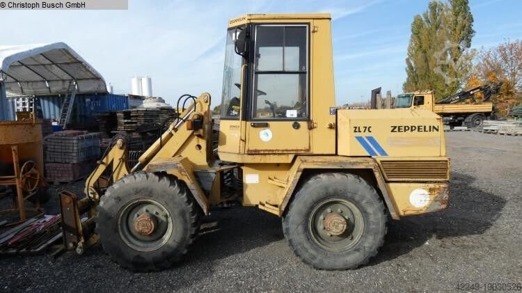 KARL loader for sale, KARL ZL 7C model 1995 imported from China, the best site for selling trucks and heavy equipment in Egypt