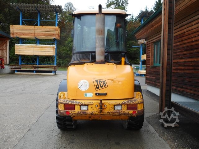 JCB loader for sale, JCB 407 model 2004 imported from China, the best site for selling trucks and heavy equipment in Egypt