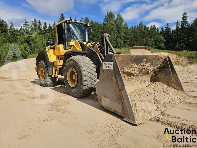 Volvo loader for sale, Volvo L 180 G model 2012 imported from China, the best site for selling trucks and heavy equipment in Egypt