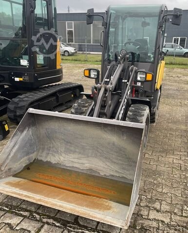 MECALAC loader for sale, MECALAC MCL4 model 2025 imported from China, the best site for selling trucks and heavy equipment in Egypt