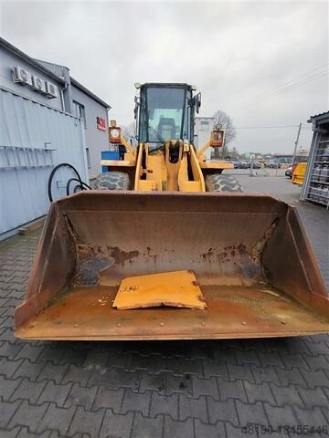 CASE loader for sale, CASE 621 model 1997 imported from China, the best site for selling trucks and heavy equipment in Egypt