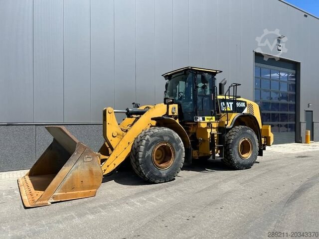 CAT loader for sale, CAT 950 model 2012 imported from China, the best site for selling trucks and heavy equipment in Egypt
