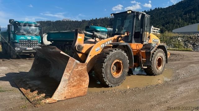 CASE loader for sale, CASE 921F model 2016 imported from China, the best site for selling trucks and heavy equipment in Egypt