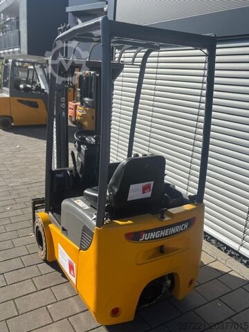 Jungheinrich forklift for sale, Jungheinrich EFG110 model 2005 imported from Europe, the best site for selling trucks and heavy equipment in Egypt