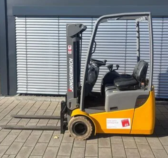 Jungheinrich forklift for sale, Jungheinrich EFG110 model 2005 imported from Europe, the best site for selling trucks and heavy equipment in Egypt